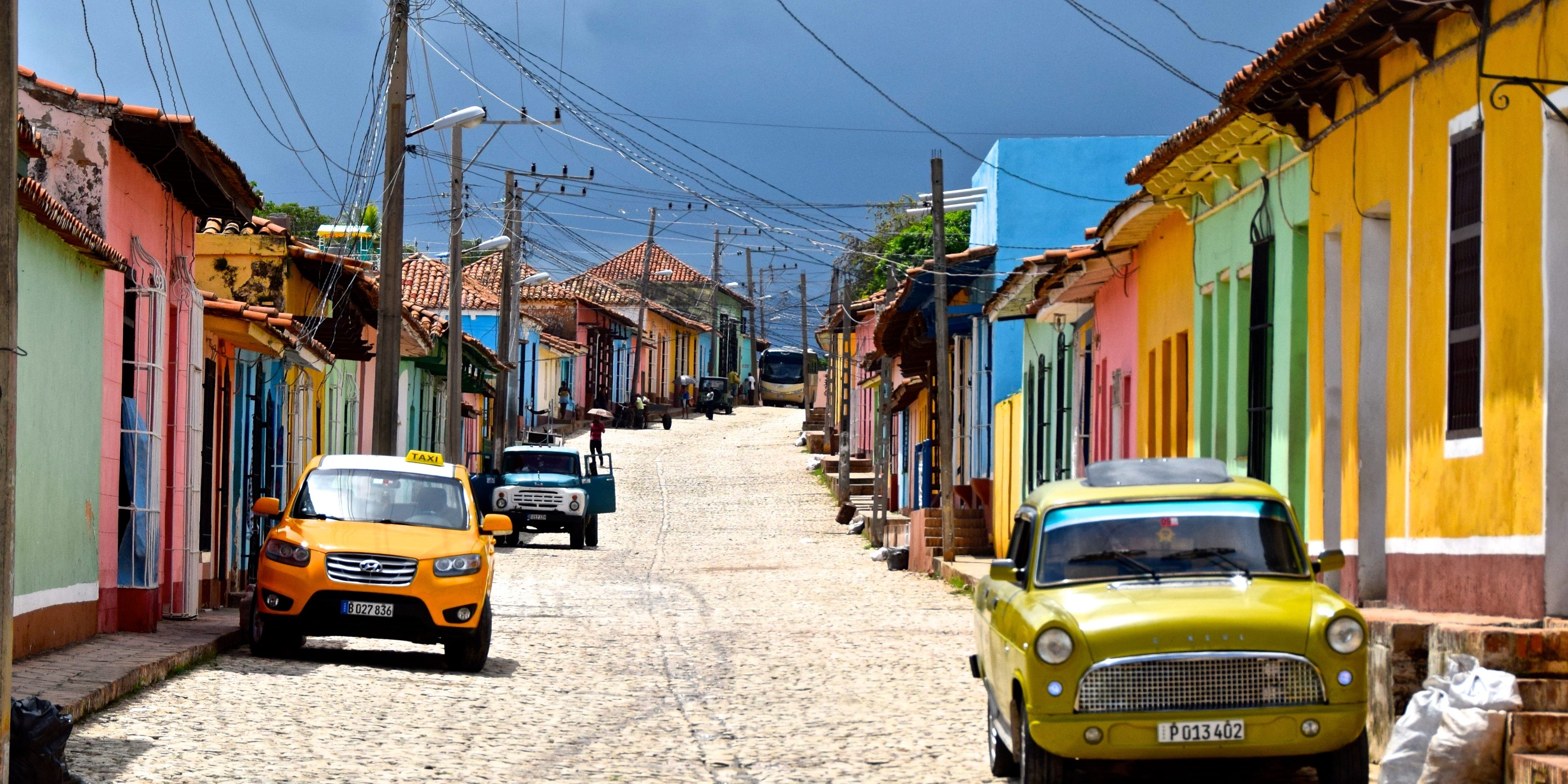 van-chuyen-hang-hoa-tu-san-bay-noi-bai-di-cuba