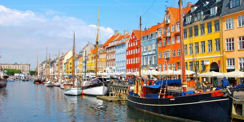 van-chuyen-hang-hoa-tu-san-bay-noi-bai-di-dan-mach