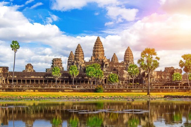 Express delivery services from Hanoi to Cambodia Express delivery services from Hanoi to Cambodia