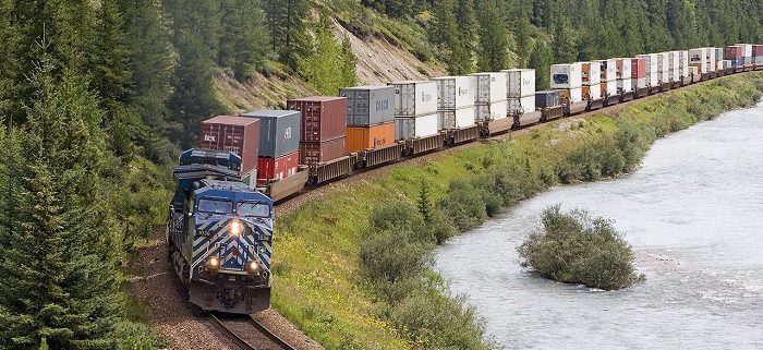 Giá cước phí gửi vận chuyển xe ô tô Bắc Nam bằng tàu hỏa đường sắt