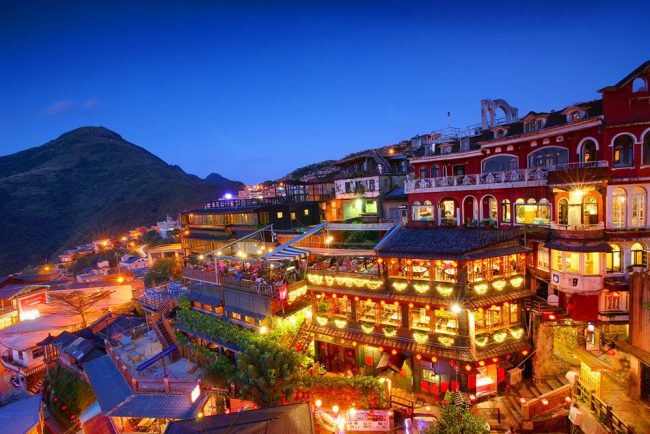 xách tay thiết bị điện tử có tích điện và sản phẩm có từ trường từ Hà Nội sang Đài Loan