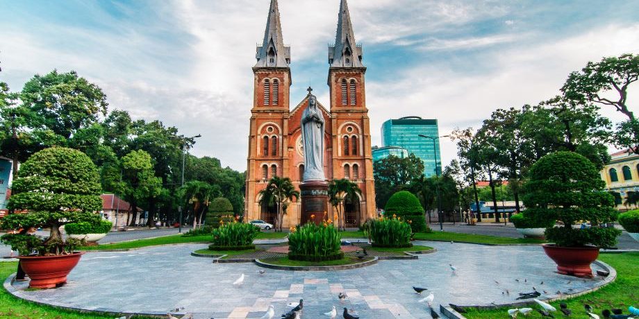 Chuyển phát nhanh mỹ phẩm từ Hồ Chí Minh sang Malaysia
