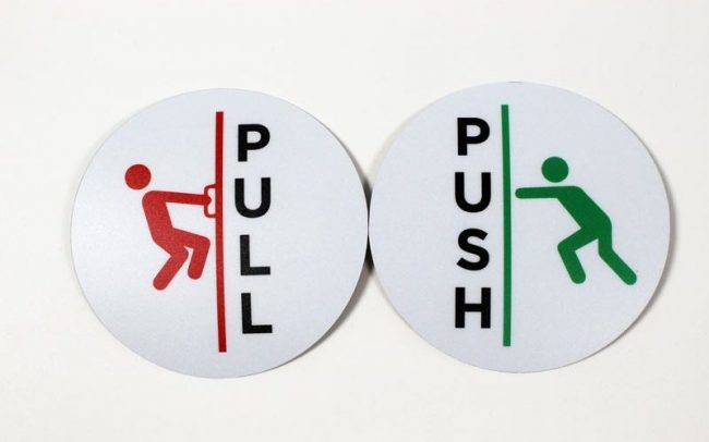 push-pull-door-graphic chien luoc push and pull trong chuoi cung ung