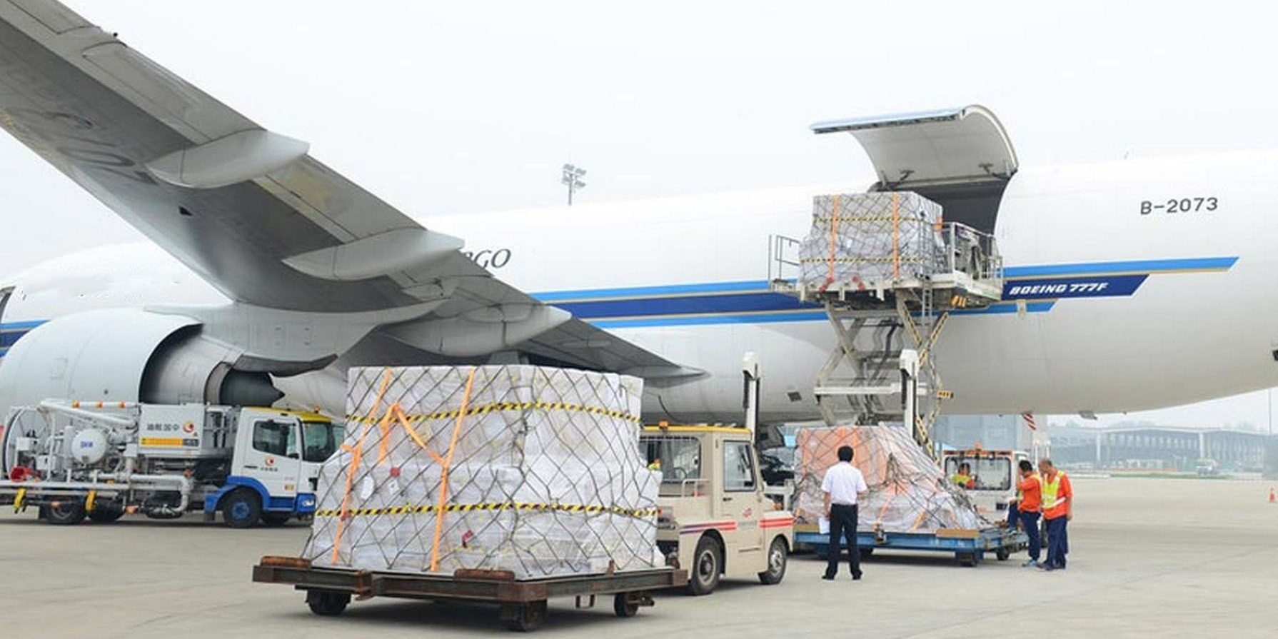 Chuyển phát nhanh hàng hóa từ sân bay Tân Sơn Nhất đi Nga