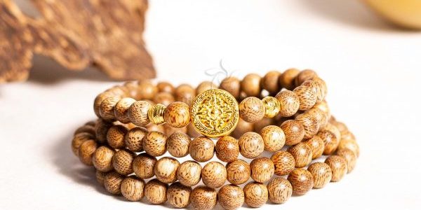 Vận chuyển vòng trầm hương từ Nha Trang đi Hà Nội an toàn, uy tín Vận chuyển vòng trầm hương từ Nha Trang đi Hà Nội an toàn, uy tín