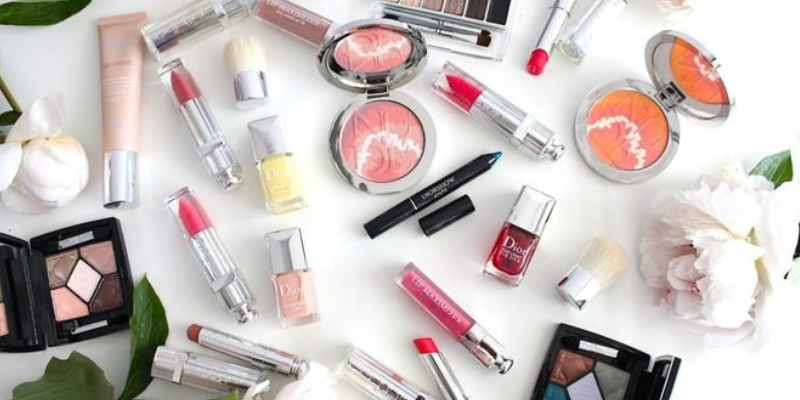 mỹ phẩm Dịch vụ gửi mỹ phẩm từ Châu Âu về Việt Nam giá rẻ, nhanh chóng