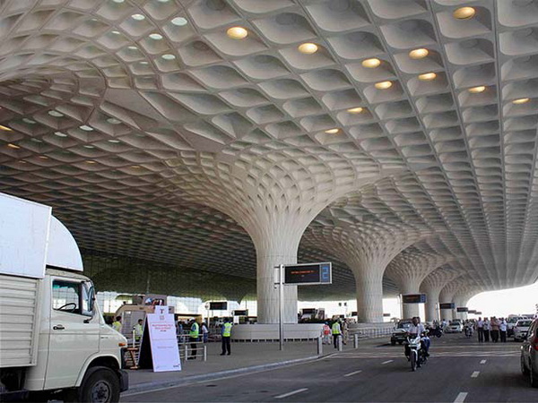 Vận chuyển hàng hóa bằng đường hàng không đến sân bay BOM, Ấn Độ
