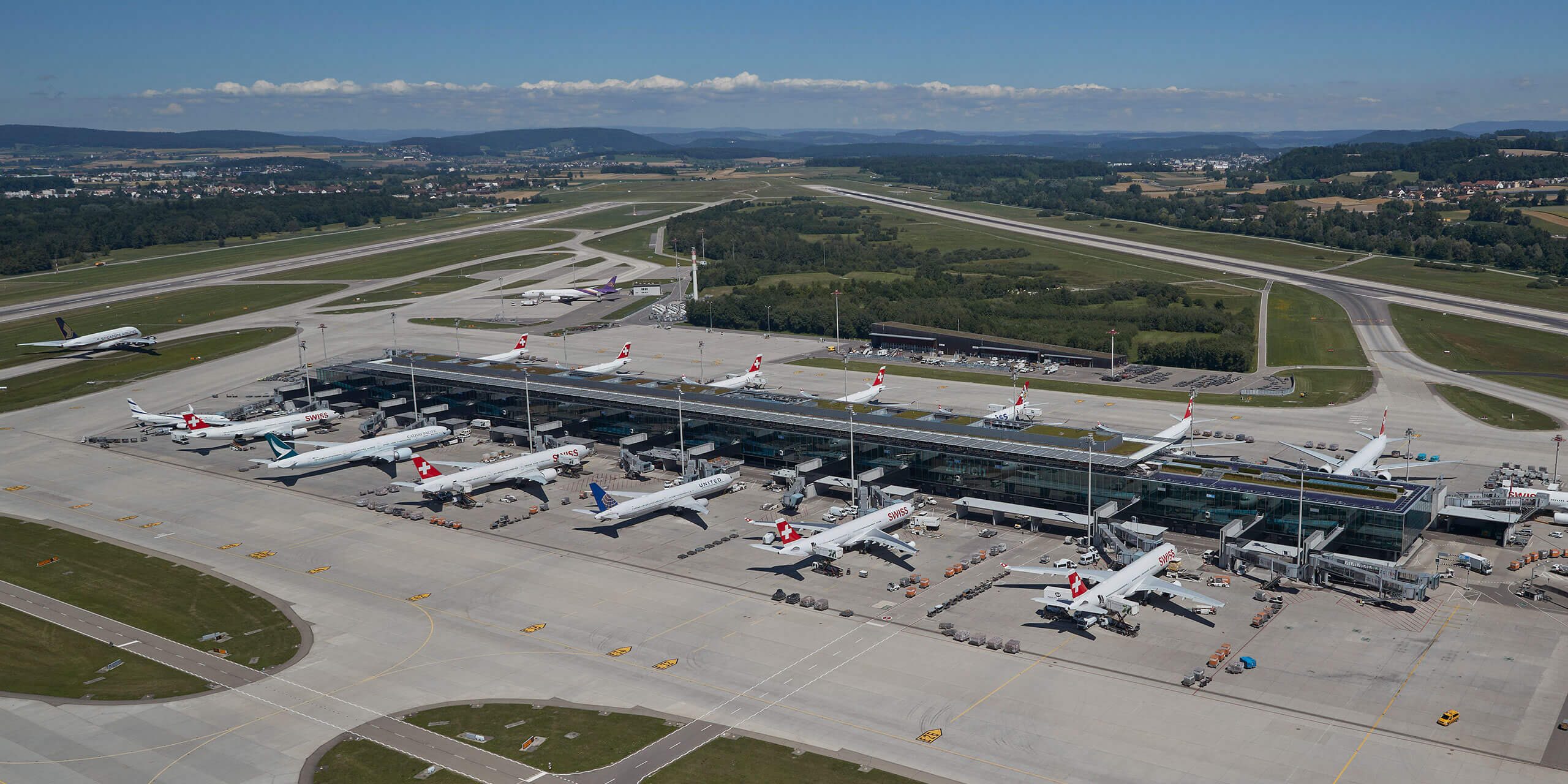 Vận chuyển hàng hóa từ Tân Sân Nhất đi ZRH (Zurich Airport) Vận chuyển hàng hóa từ Tân Sân Nhất đi ZRH (Zurich Airport)