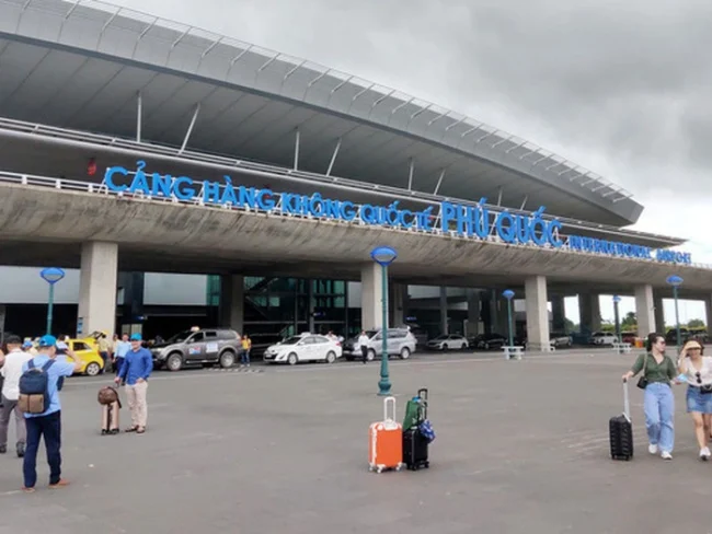 san-bay-phu-quoc-16872342053521578370419-16990685929482140493773-133-0-515-730-crop-16990686373371925050724
