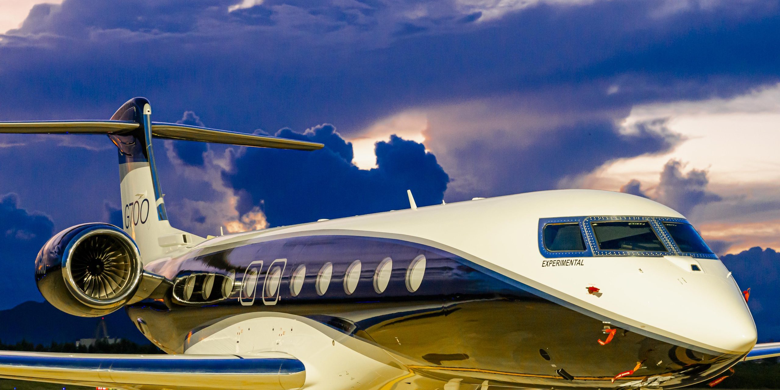 Loạt tàu bay siêu sang Gulfstream đổ bộ sân bay Đà Nẵng Loạt tàu bay siêu sang Gulfstream đổ bộ sân bay Đà Nẵng