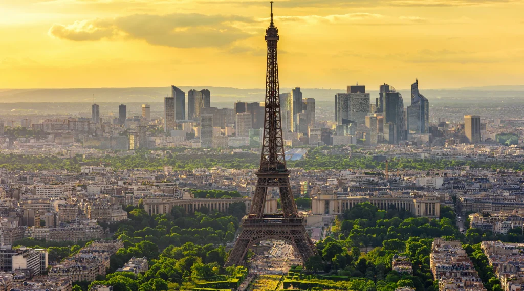 Tiềm năng phát triển của dịch vụ booking tải hàng không từ Hồ Chí Minh đến CDG
