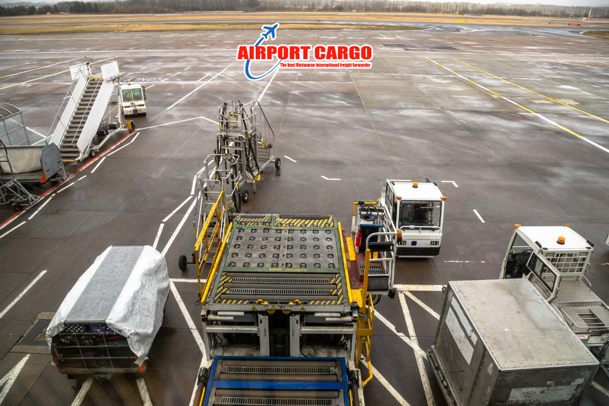 Ramp Handling là gì? Một lô hàng trải qua những gì từ Cargo Terminal đến khoang máy bay?