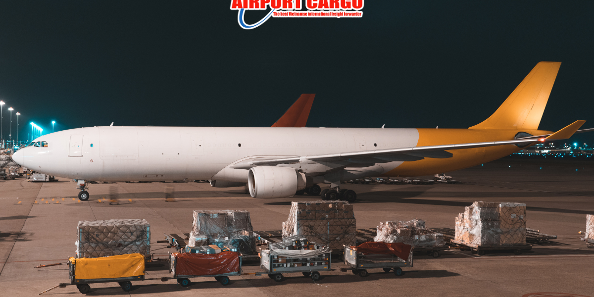 Ramp Handling là gì? Một lô hàng trải qua những gì từ Cargo Terminal đến khoang máy bay?