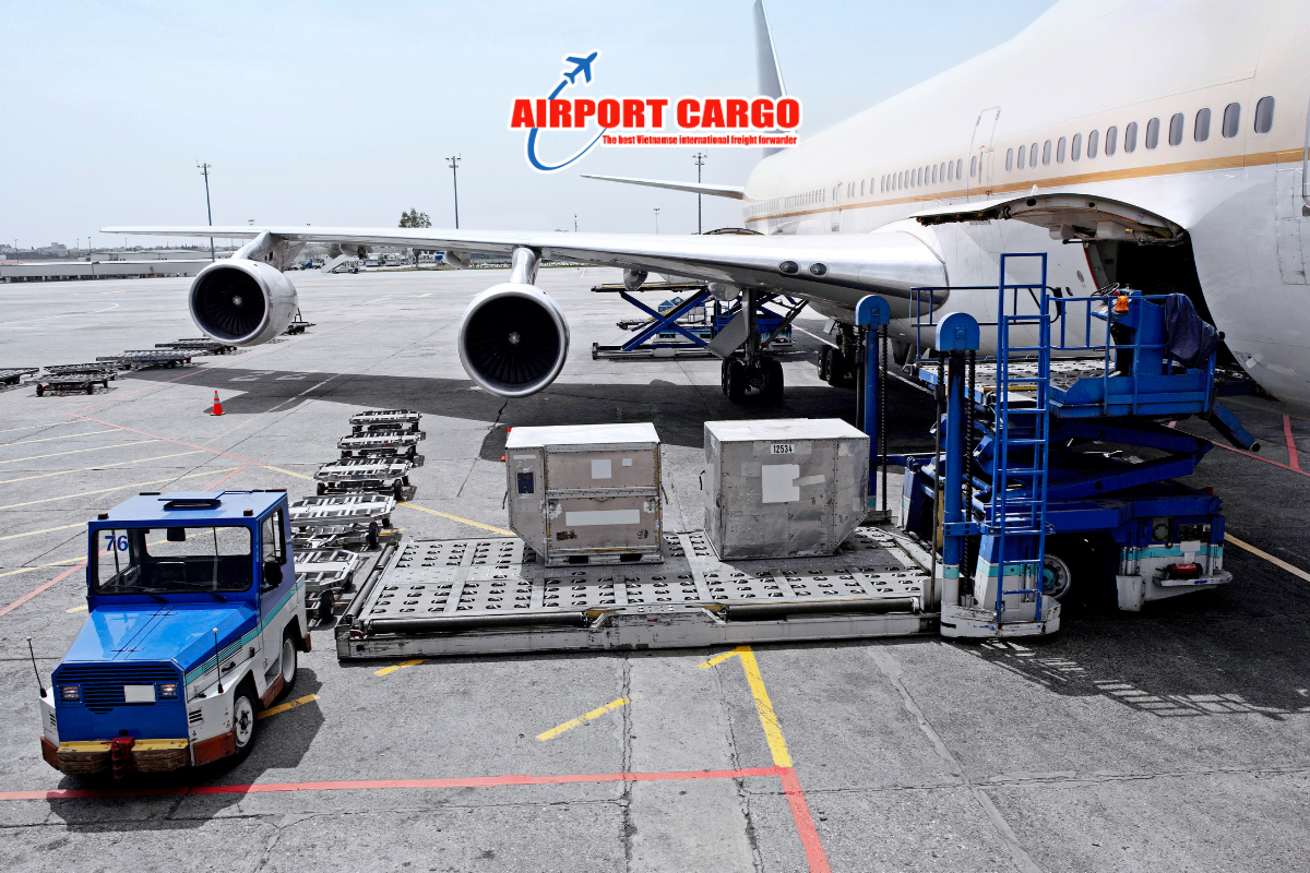 Load Plan là gì? Ai quyết định kiện hàng nào được lên máy bay trước?