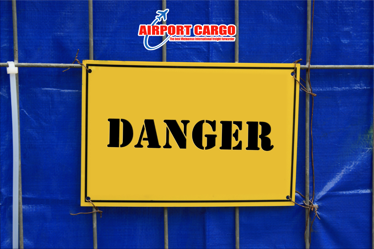 HÀNG HÓA NGUY HIỂM (DANGEROUS GOODS) ĐƯỢC XỬ LÝ NHƯ THẾ NÀO TẠI SÂN BAY?