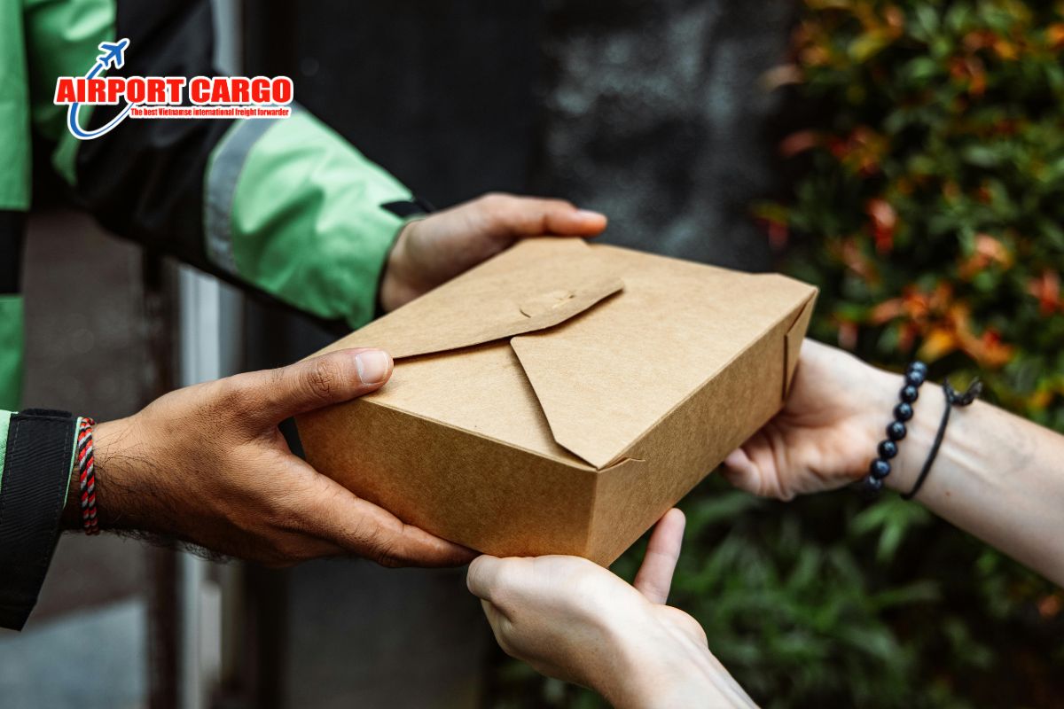 Air Cargo hay chuyển phát nhanh: Nên chọn phương án nào?