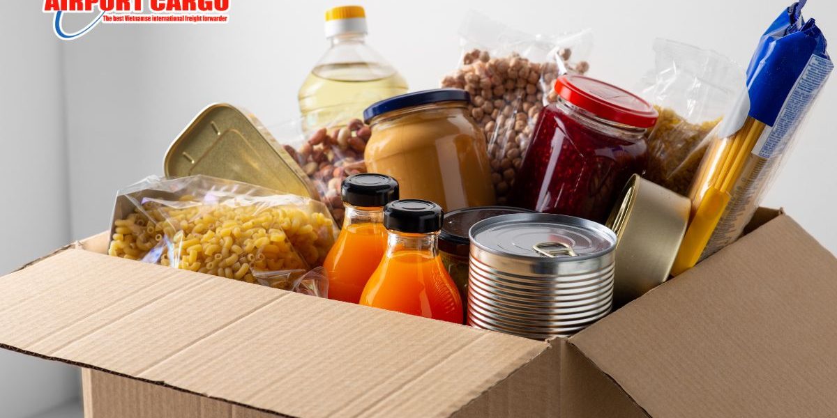 Hàng thực phẩm được bảo quản thế nào trước khi lên máy bay?